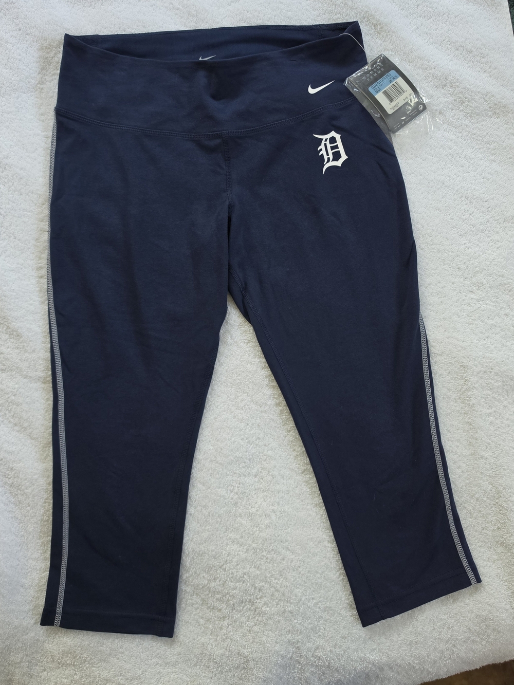 Nike Capri Detroit Tigers Logo  Leggings. Dri Fit NEW Size M